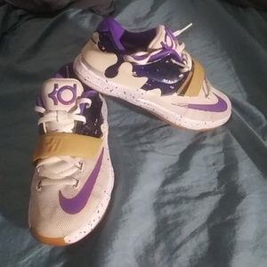 Kevin Durant kid's Nike size 2y shoes